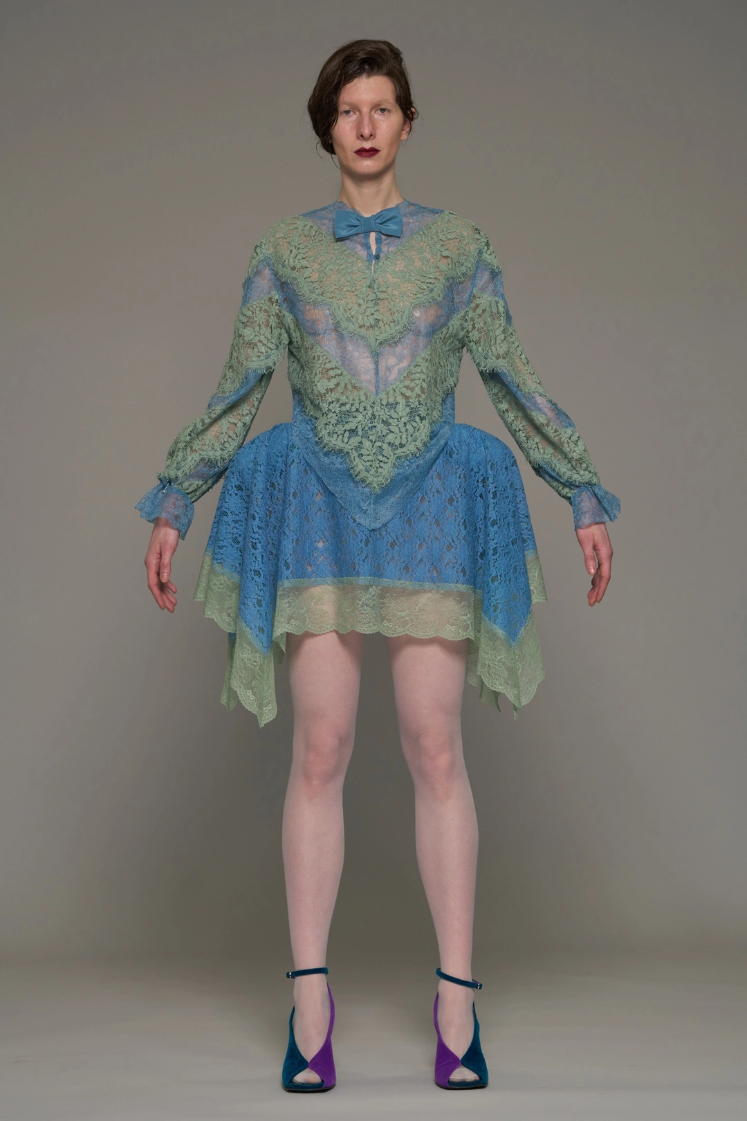 푸쉬버튼 FW26 GREEN LACE LAYERED RIBBON BLOUSE 상품 이미지 1