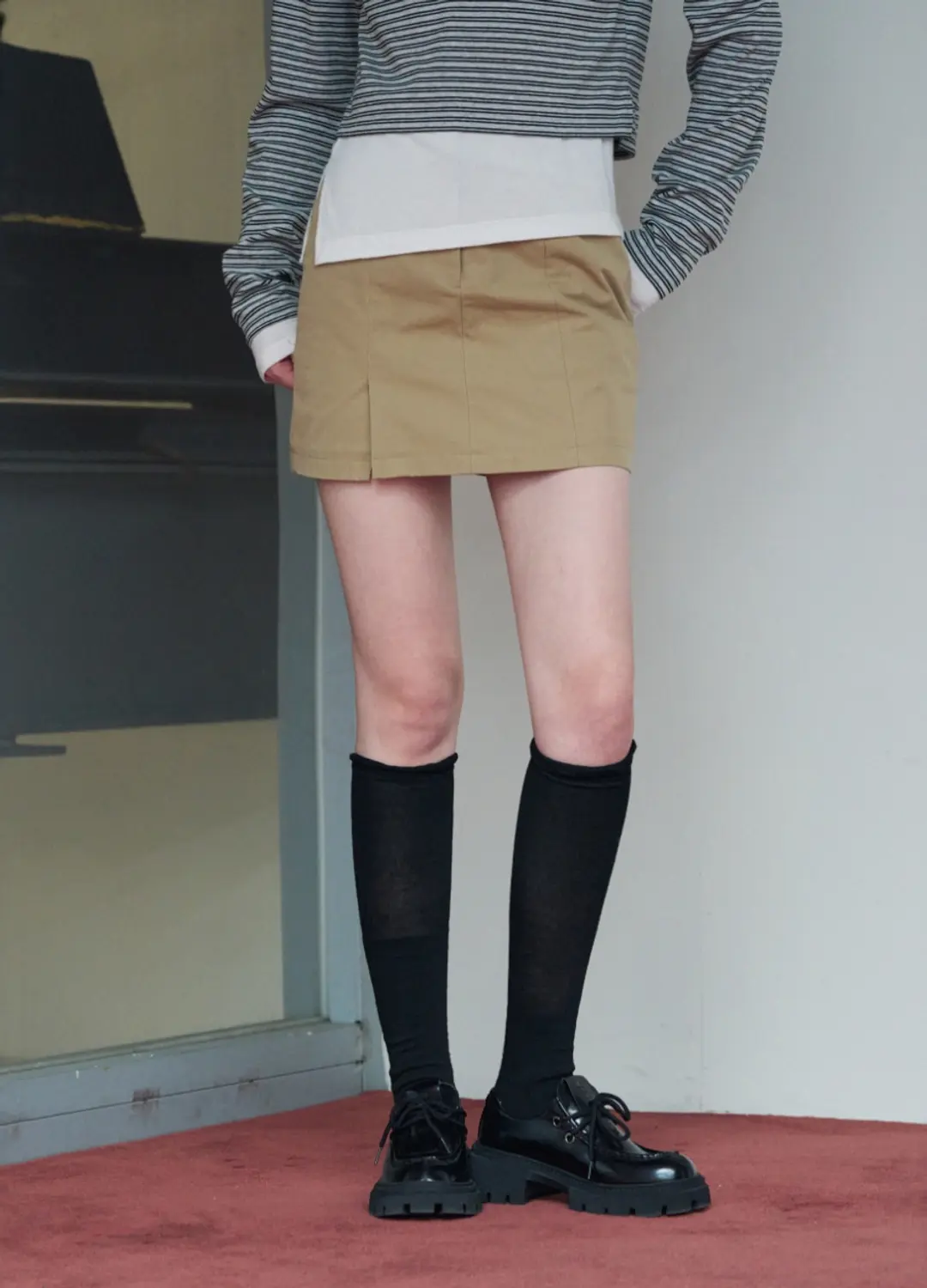 레더리 벤트 코튼 미니 스커트 [BEIGE] 상품 이미지 2