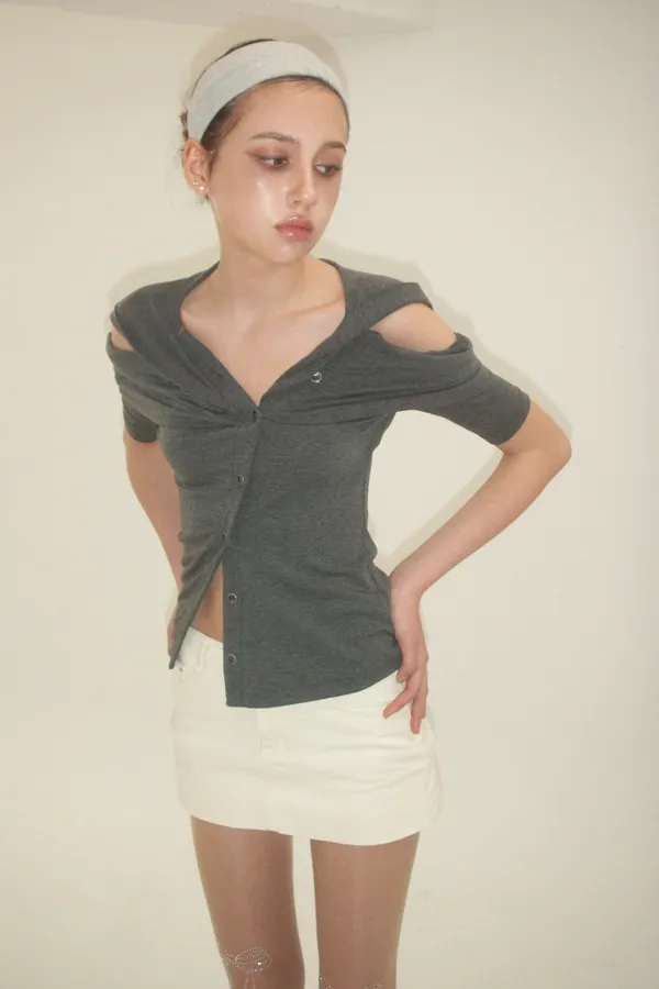 BUTTON OFF-SHOULDER HOODIE CHACOAL