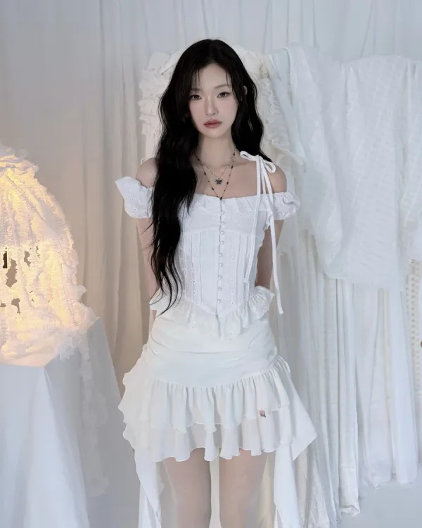 ROSÉ 2 Off-Shoulder Pintuck Lace Blouse