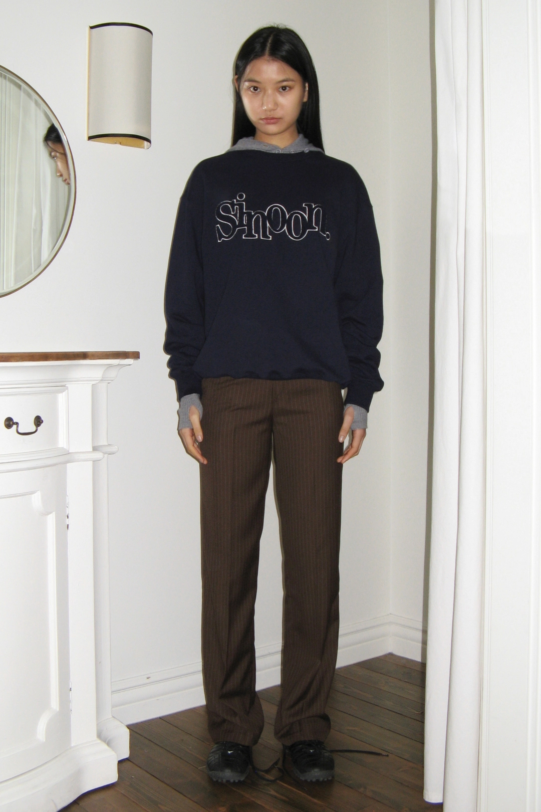 시눈 Boucle Logo Sweatshirt (Navy) 상품 이미지 1