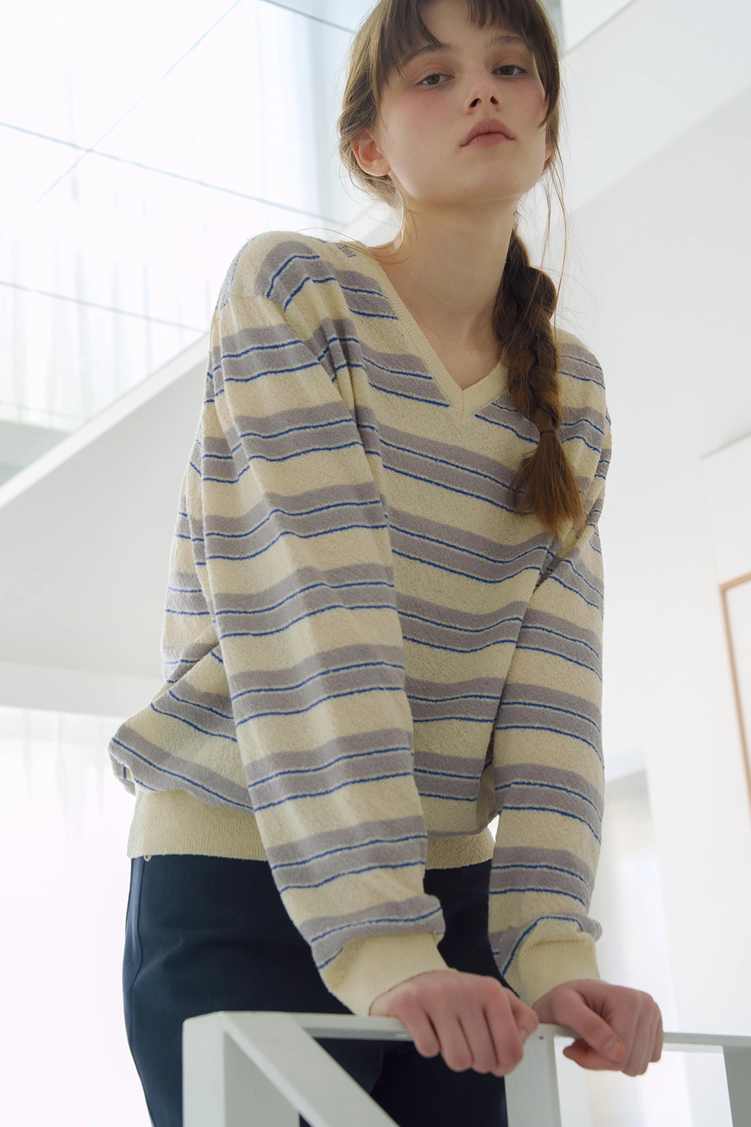 샤드라마 CREAMY STRIPE V-NECK KNIT [BUTTER] 상품 이미지 2