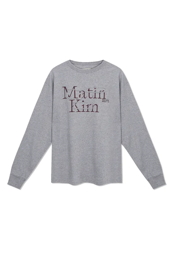 PATCH GRAPHIC LONG SLEEVE TOP IN GREY