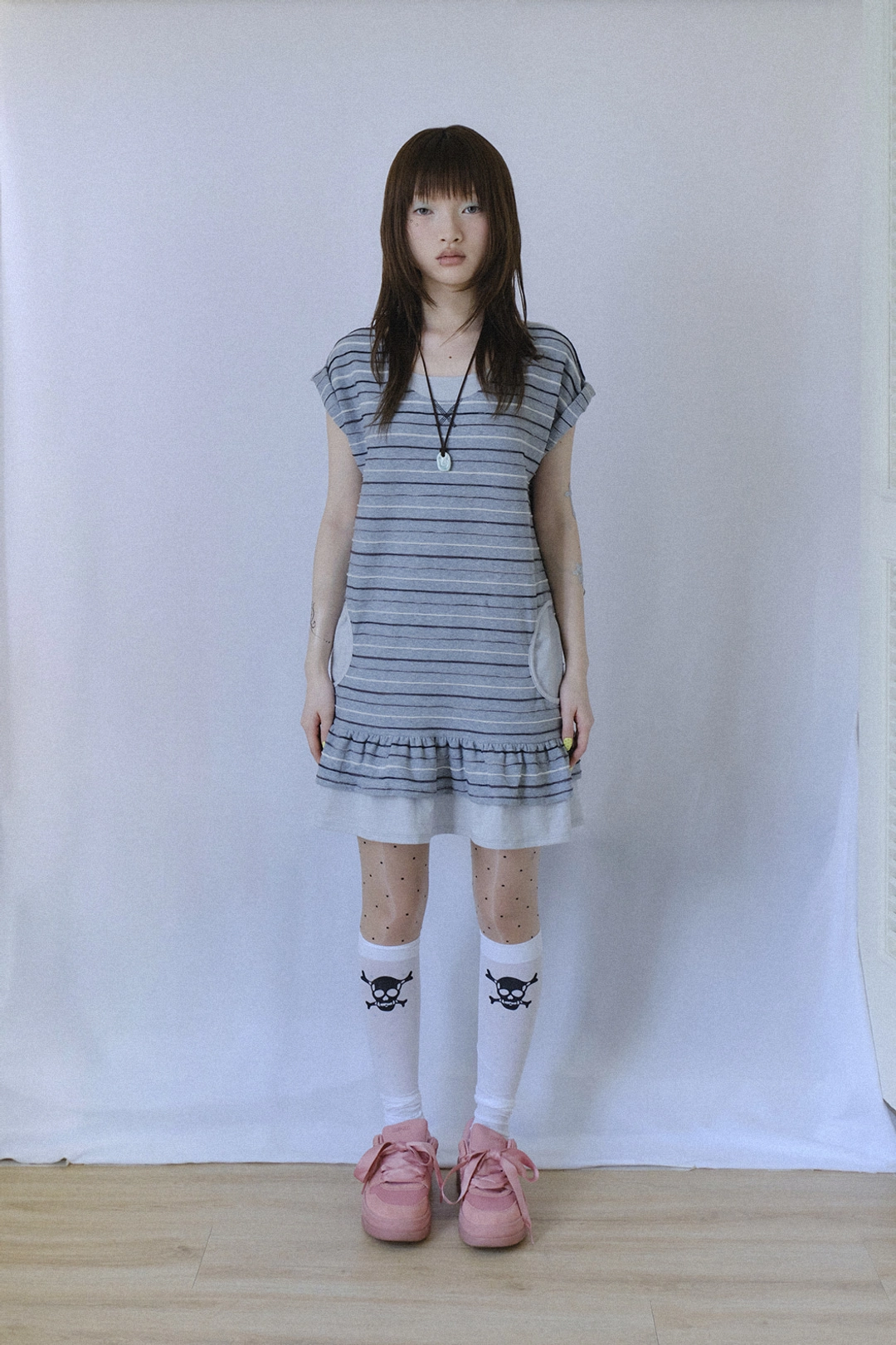 허그유어스킨 Stripe round pocket dress (Gray) 상품 이미지 2