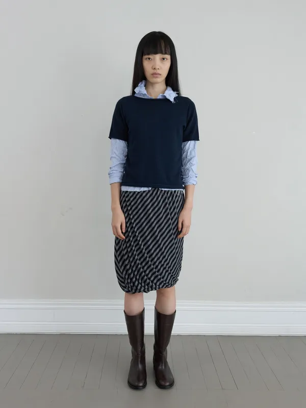 (EXCLUSIVE) DIAGONAL STRIPE BALLOON SKIRT IN NAVY