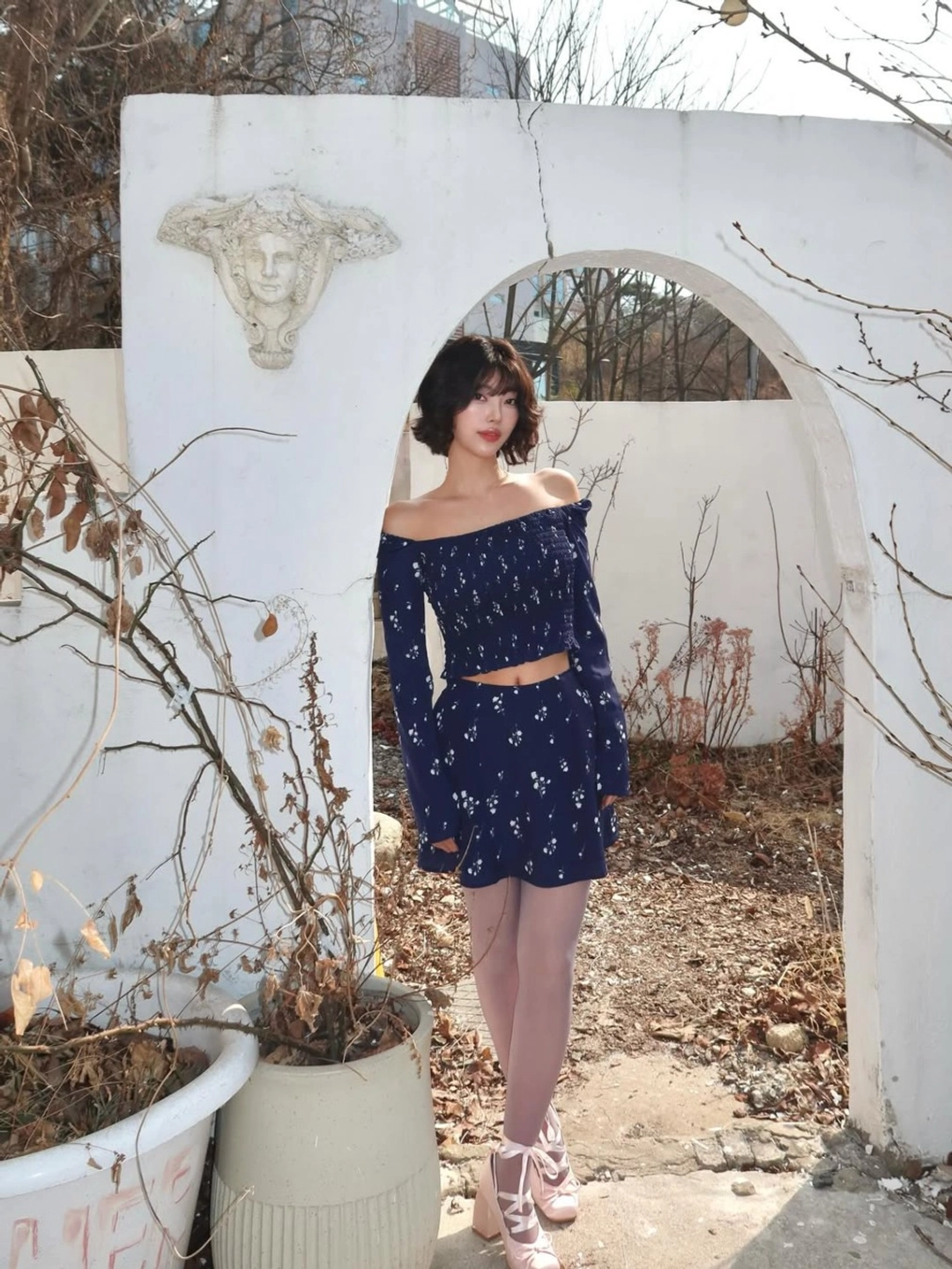 낫유어로즈 @yeowool____Ribbon square blouse (Navy)Floral flare skirt (Navy) 상품 이미지 1