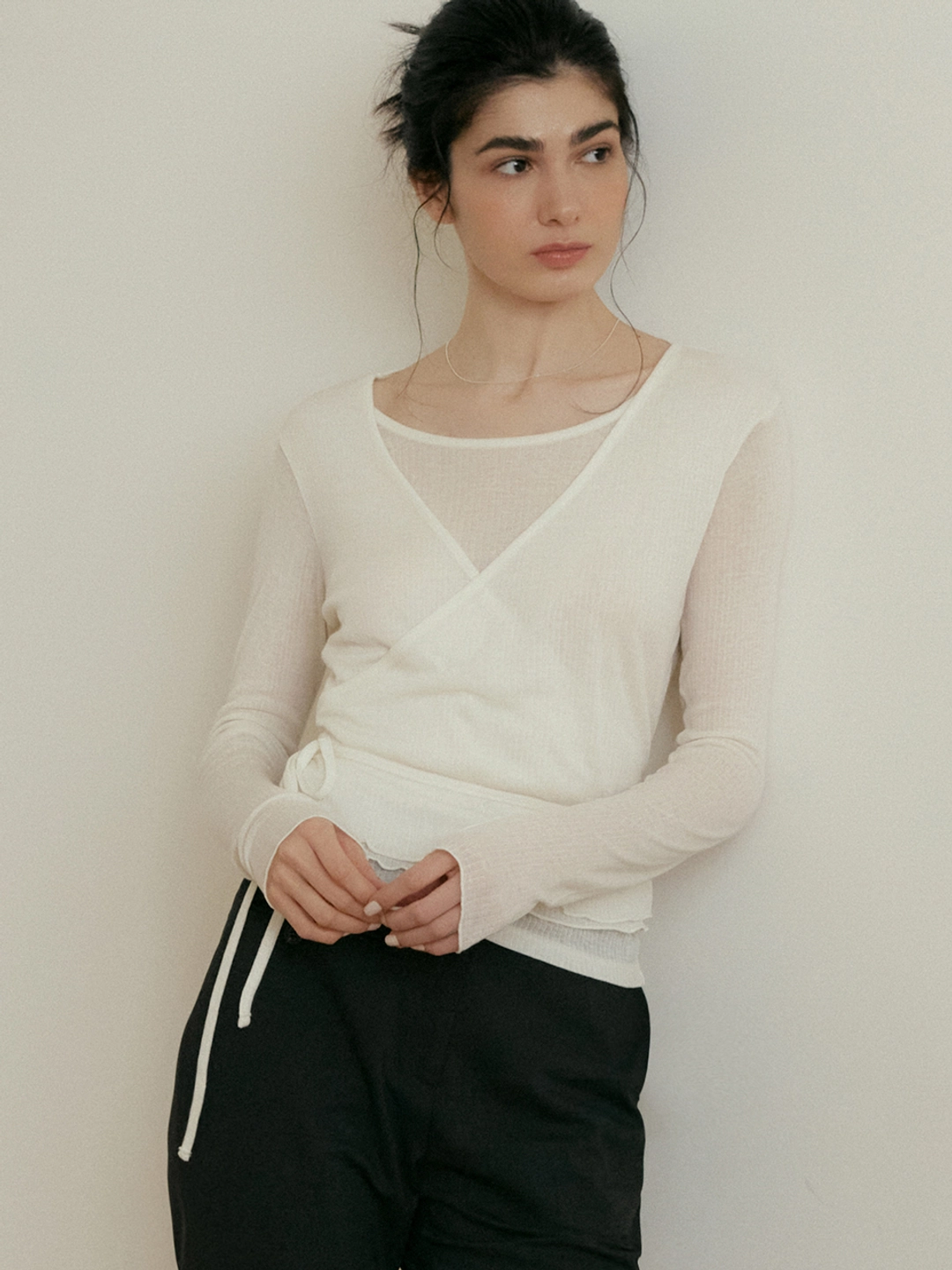 아워코모스 comos 1059 wrap frill T-shirt (ivory) 상품 이미지 1