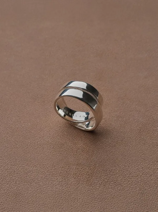 Rond twist ring