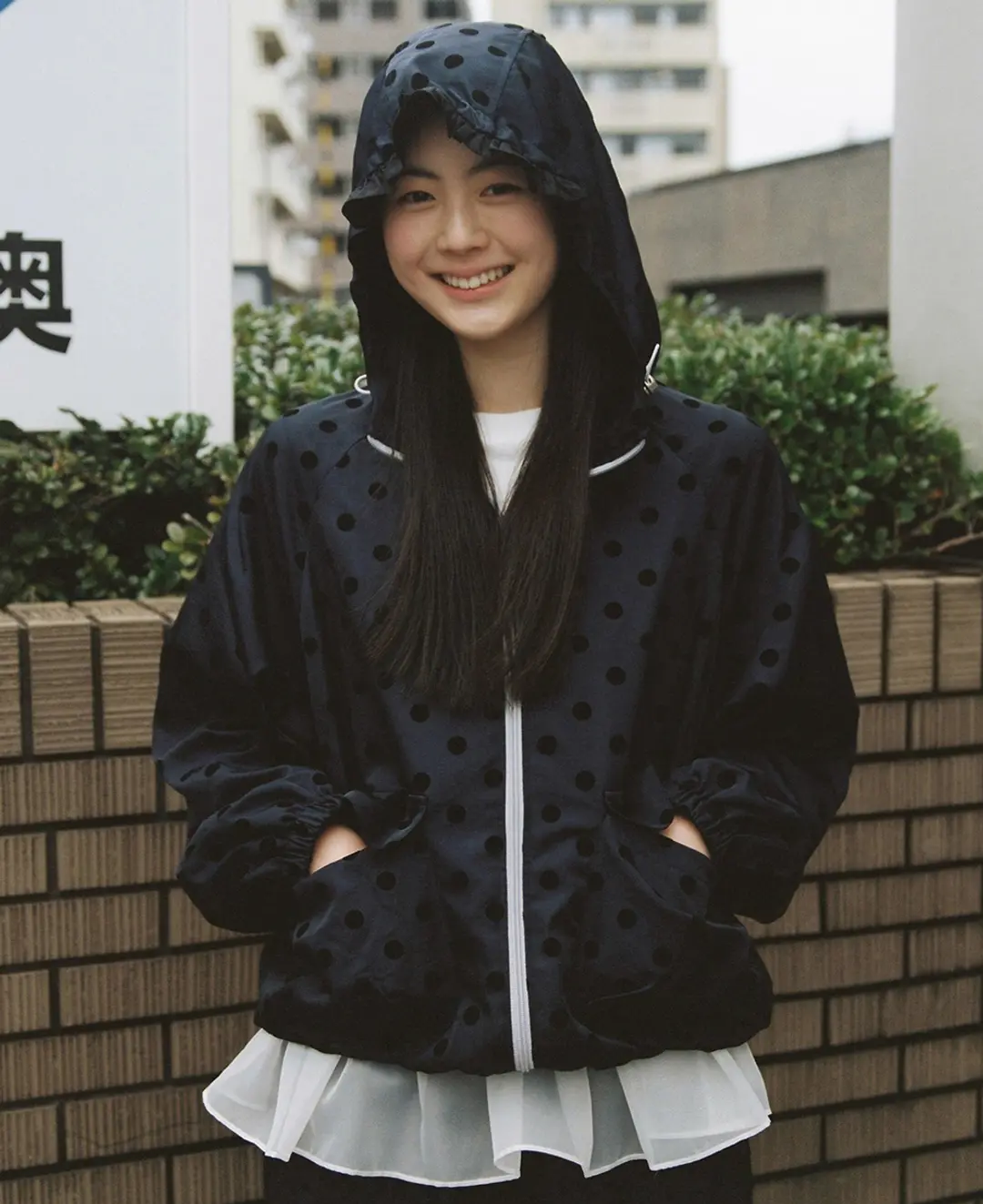 오헤시오 dot frill hooded windbreaker jumper (navy) 상품 이미지 1