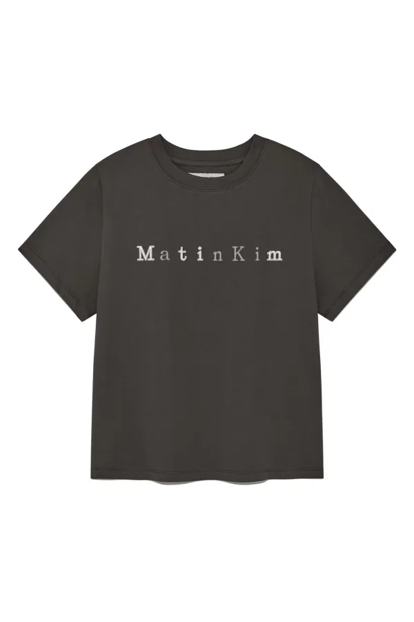 STICKER GRAPHIC LOGO TOP IN CHARCOAL