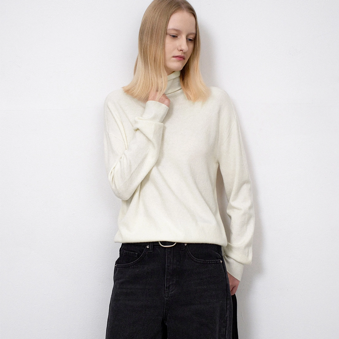 아뜰리에 나인 (Z-T-7140)ESSENTIAL WHOLE GARMENT LOOSE FIT HIGH NECK KNIT 상품 이미지 2