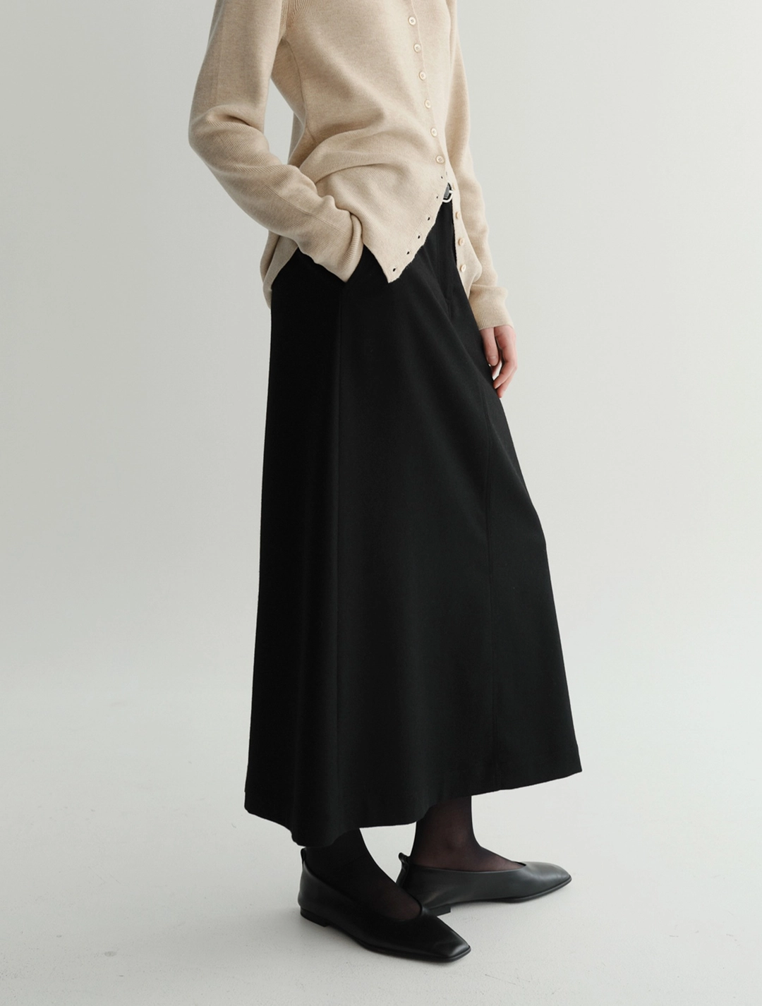 이아 Loe Maxi Skirt (Black) 상품 이미지 1
