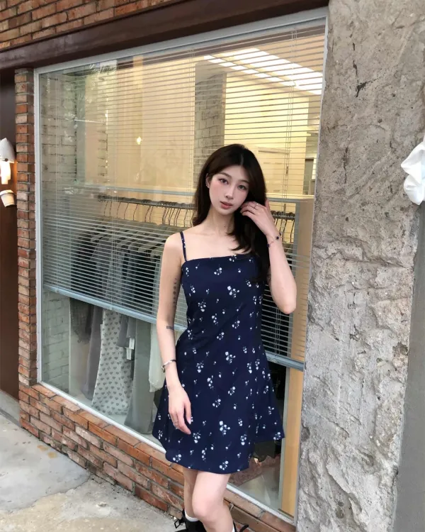 @gabriellagiiiFloral flare dress (Navy)