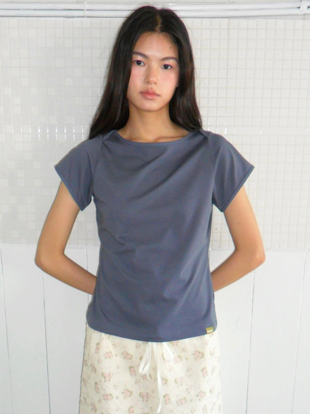 포에브 Solid Boat-neck T-Shirt - Navy 상품 이미지 2