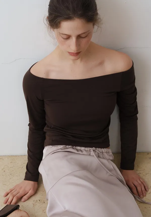 OFF NECK T-SHIRTS_BROWN_OF1C2XTL01BRW