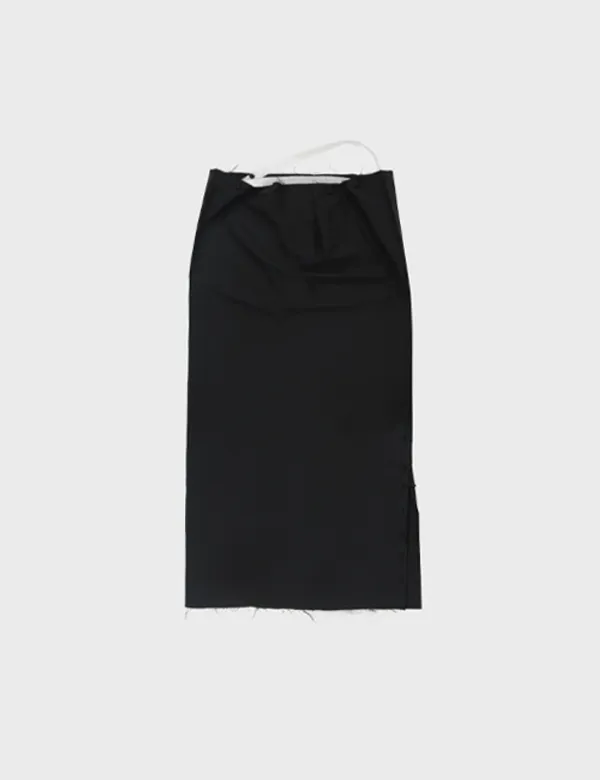 [exclusive] exposed-lining skirt in black