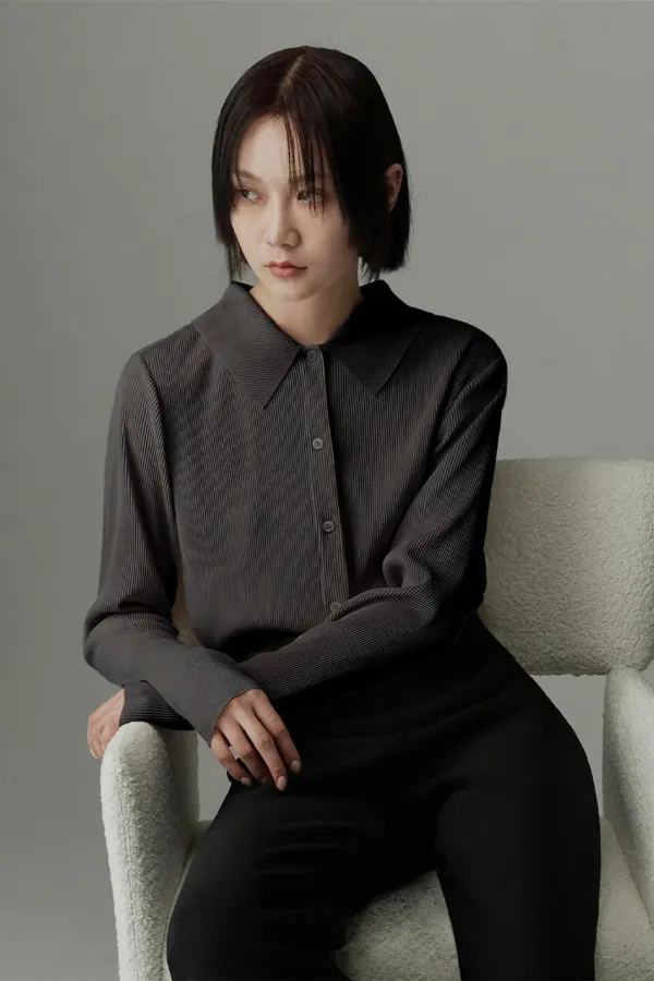 WIDE COLLAR PLEATED BLOUSE DARK GRAY