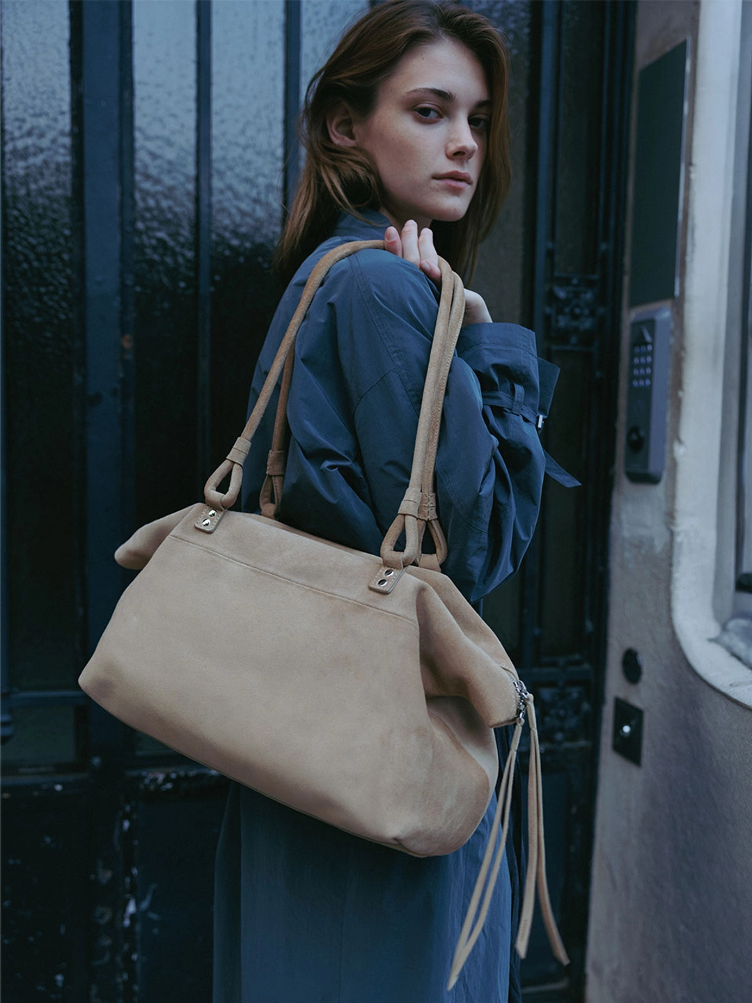 루에브르 Delier Shoulder Large (suede ver.) FA6AB381-NA 상품 이미지 1