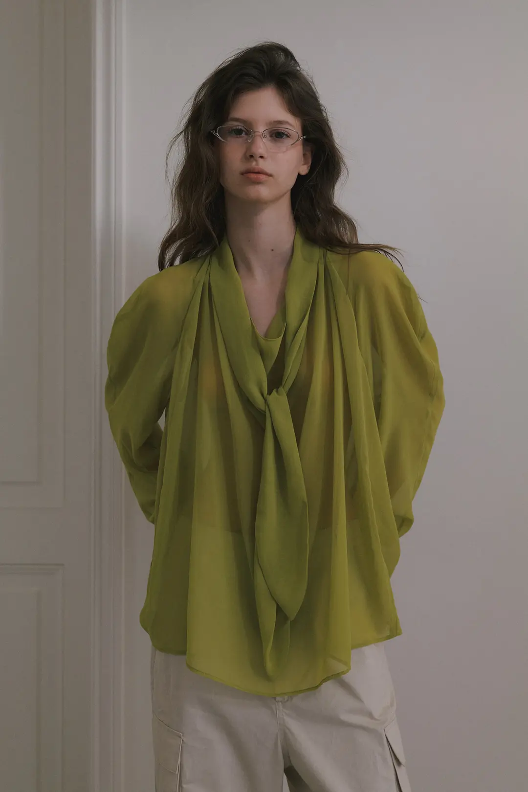 오버듀플레어 COWL TIE BLOUSE_BRAT GREEN 상품 이미지 2