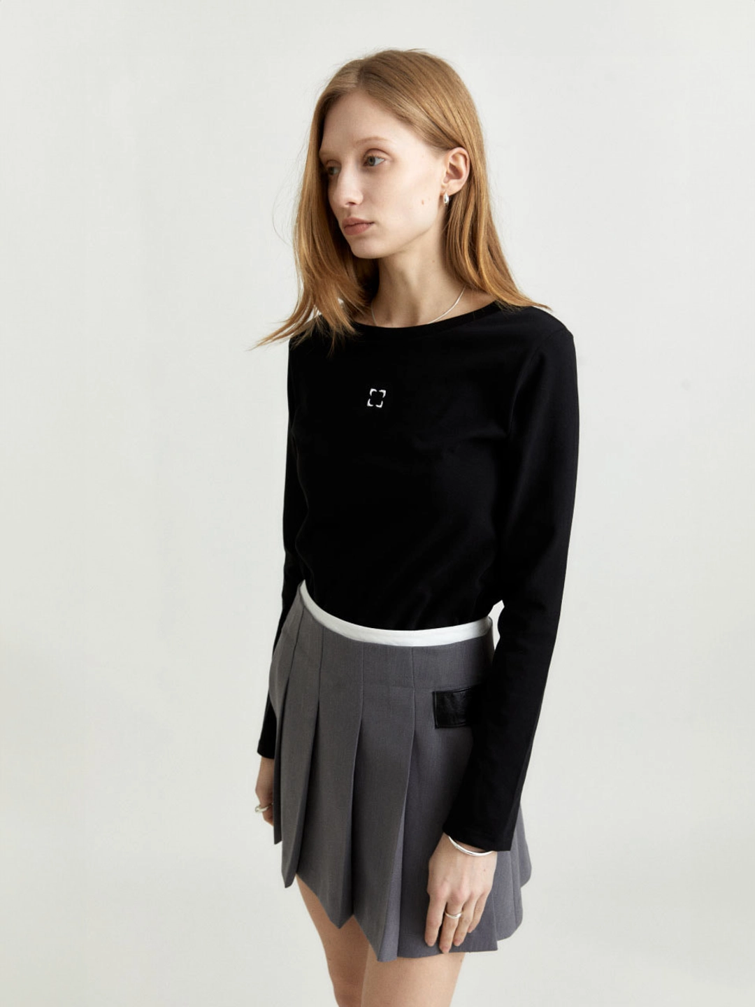 뮤제 AETHER Musee Symbol Embroidery Long-Sleeves T-Shirt_Black 상품 이미지 3