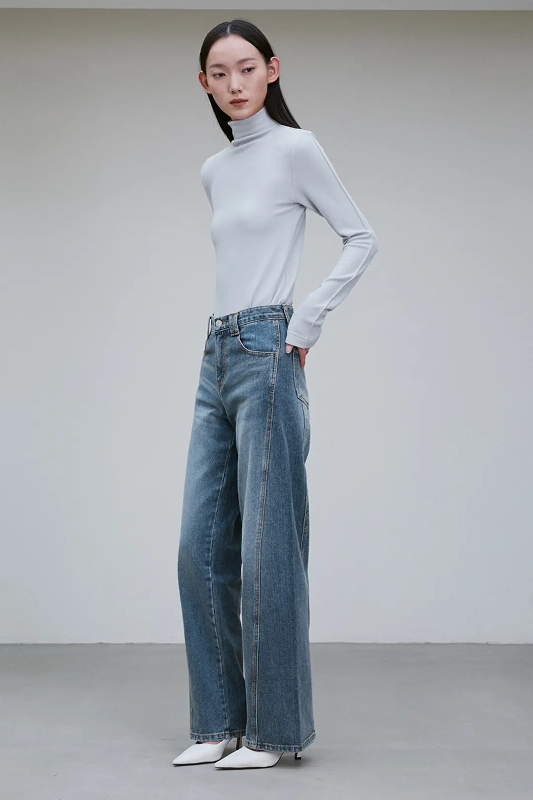 리이 [6th] SEAM DETAIL STRAIGHT DENIM PANTS WASHED BLUE 상품 이미지 2