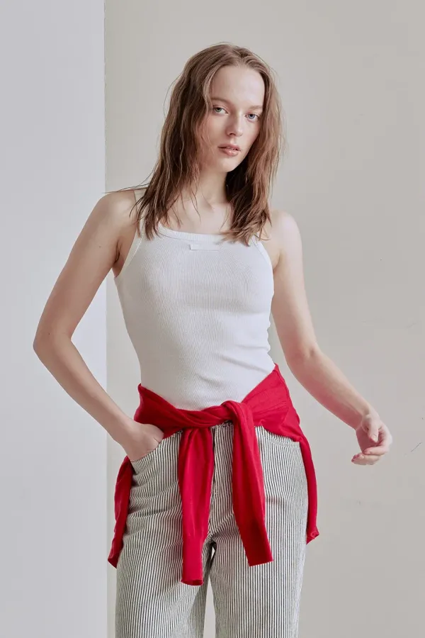 [3RD] SQUARE NECK SLEEVELESS TOP (IVORY)