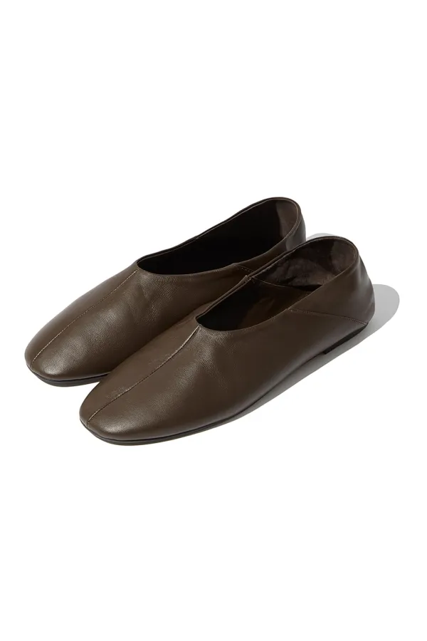 ROUND TOE LOAFERS [BROWN]