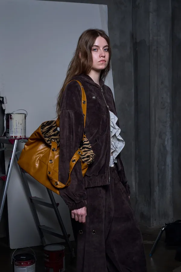 EYELET LEATHER BAG (VER.2) - CAMEL