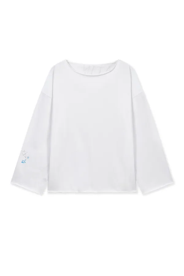 RAW HEM FINISHED BOAT NECK TOP IN WHITE