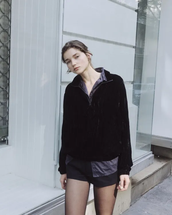 Velvet pleats half zip-up (black)
