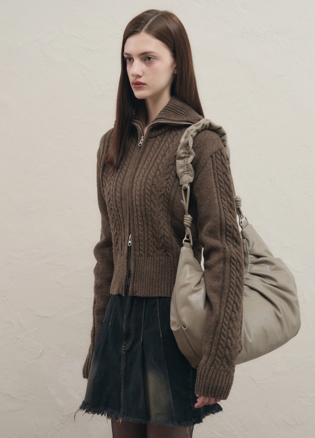 레더리 패디드 크루아상 숄더백 [BEIGE] 상품 이미지 1
