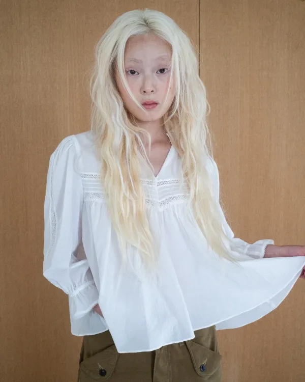 flétta Cut out Lace Blouse