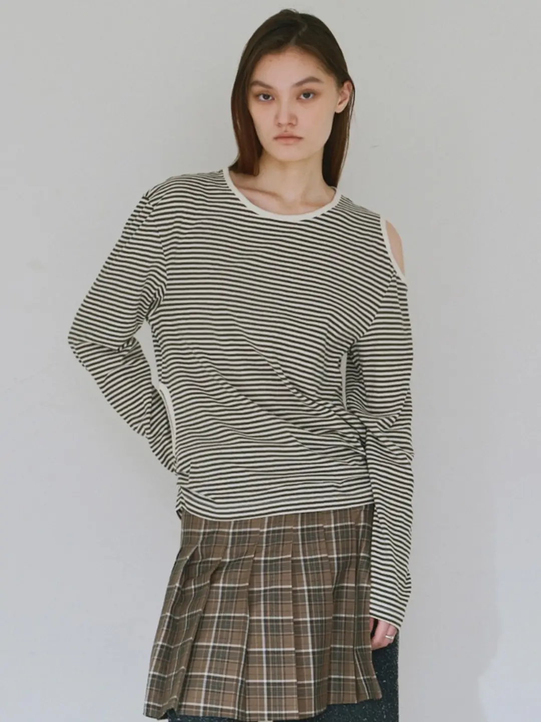 밀로 우먼 Cut Out Stripe T-Shirt [Khaki] 상품 이미지 2