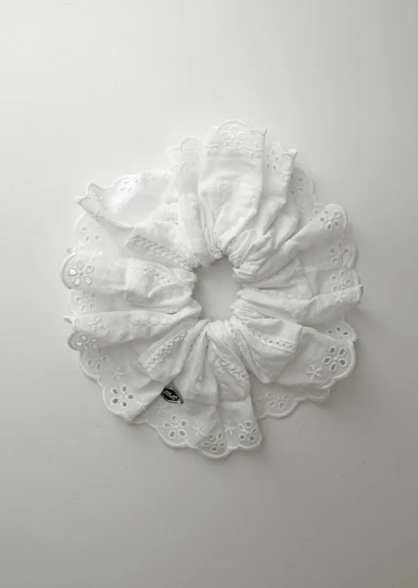 PUNCHING LACE SCRUNCH (sand ivory)