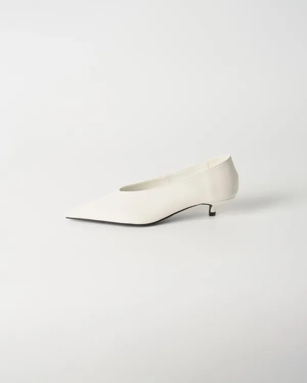 Classic Pumps [WHITE]