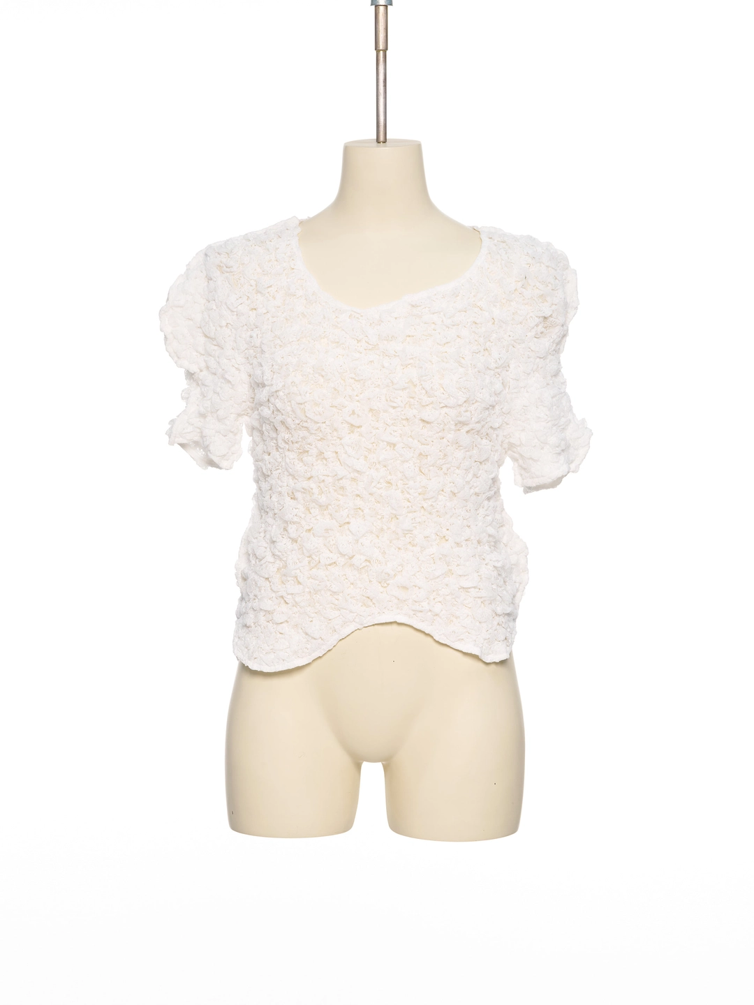 푸쉬버튼 SS26 WHITE WAVY SMOCKED LACE TOP 상품 이미지 1