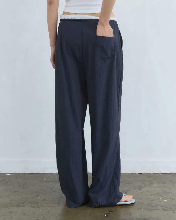 Frill layered sagging banding pants - navy