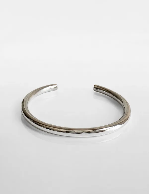 Bold Curve Bangle