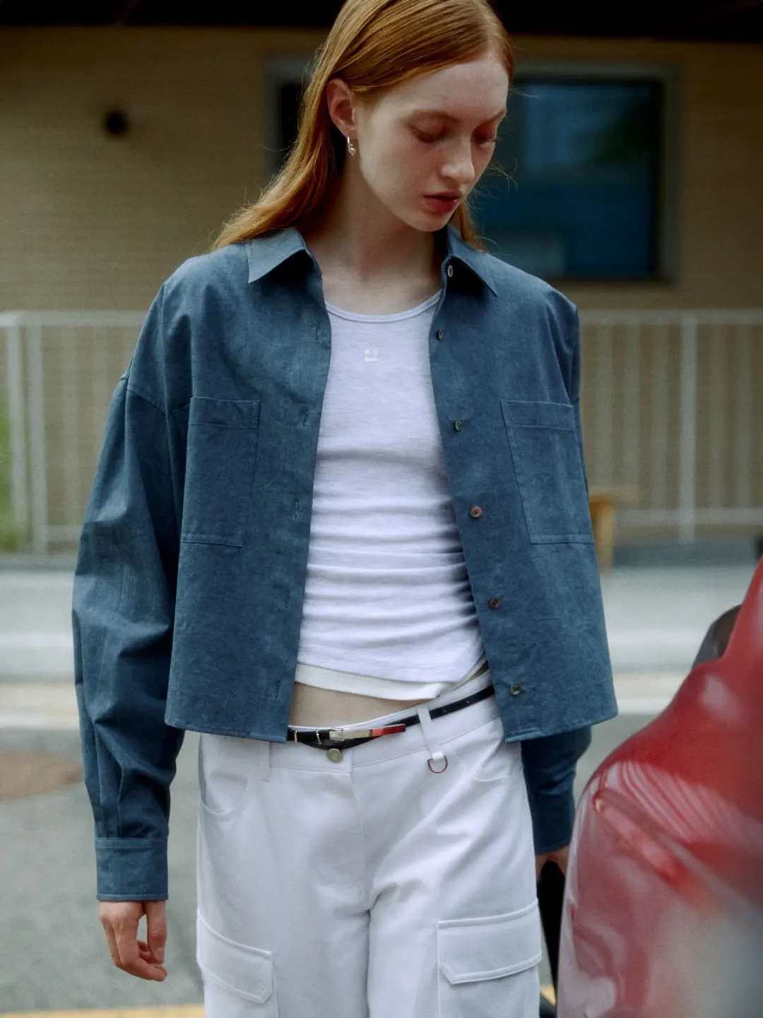 뮤제 AVIGNON Back Printed Crop Over Fit Shirt_Blue 상품 이미지 2