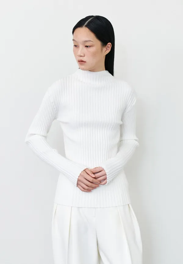 PLEATS MOKE NECK KNIT - IVORY