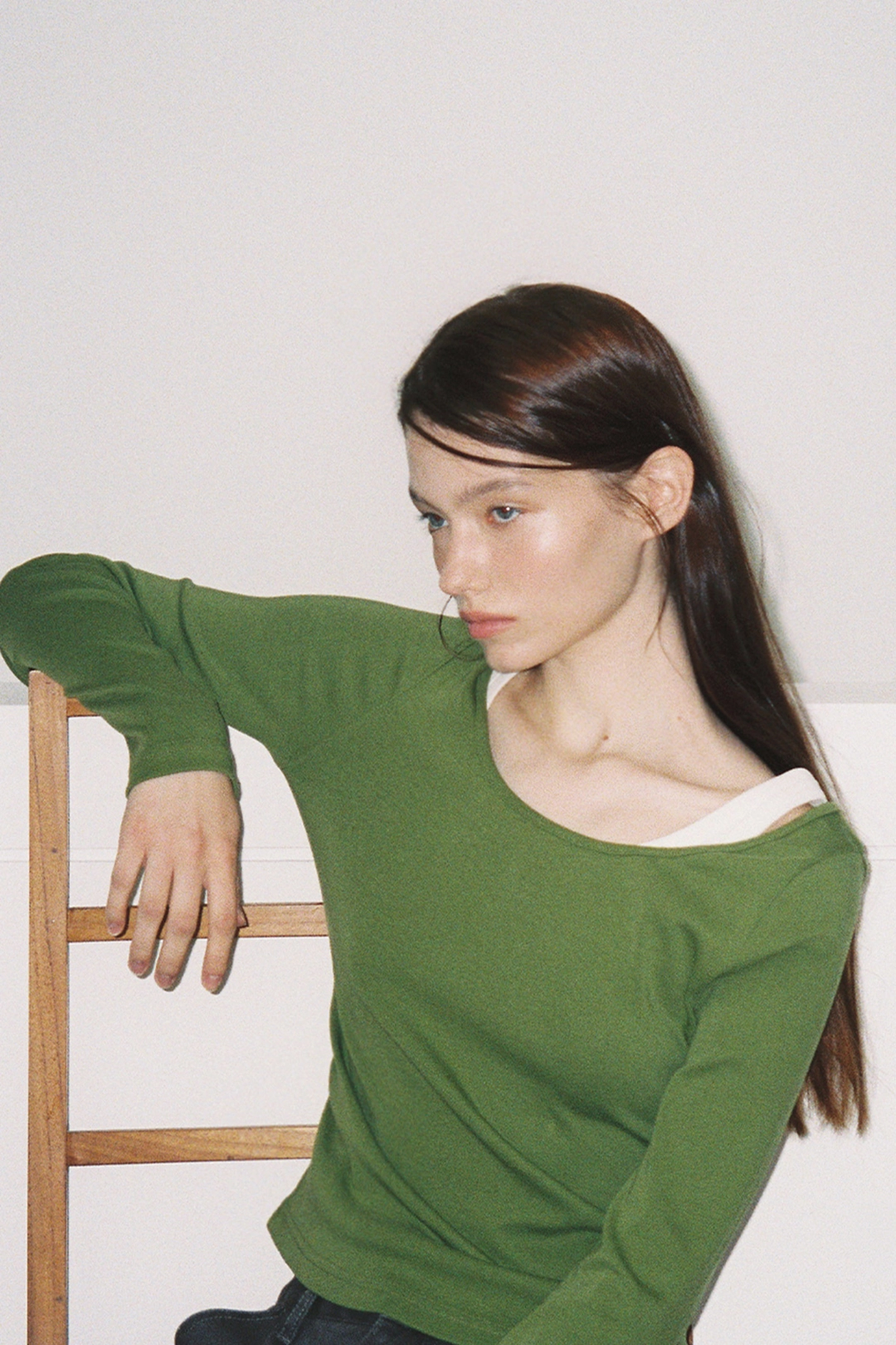 샤드라마 BOAT & SCOOP NECK T-SHIRT [OLIVE] 상품 이미지 2