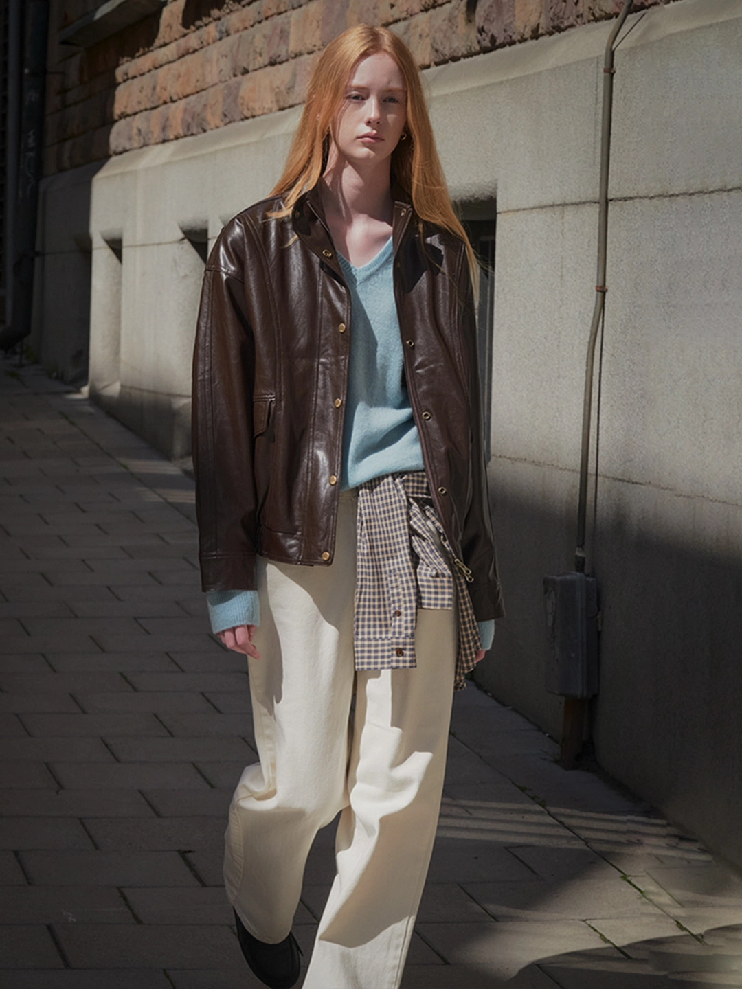 노운베러 Faux high neck leather jumper [KNFW01JP02]_Brown 상품 이미지 2