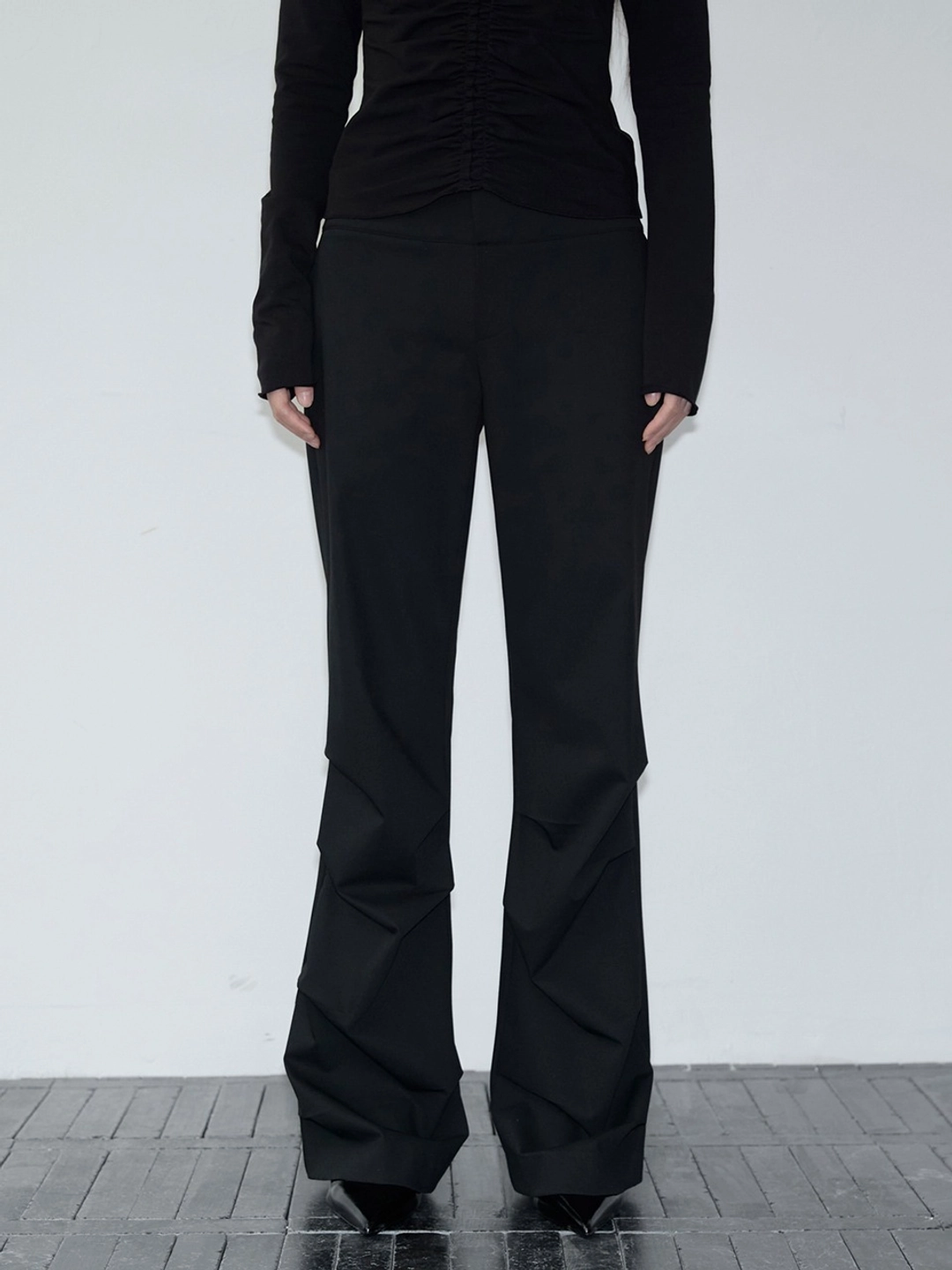 이네기 Drape Flare Slacks (black) 상품 이미지 1