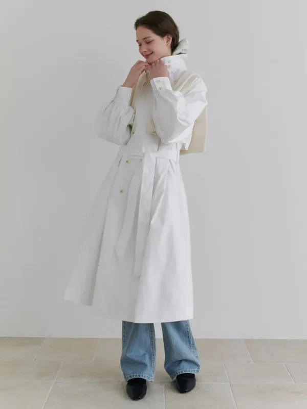 Magnet trench coat (white)