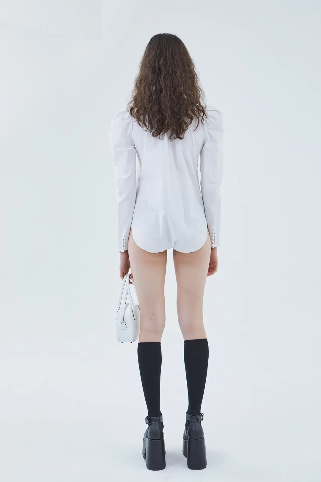 비뮈에트 넥셔링 디테일 코튼 점프슈트 상품 이미지 3