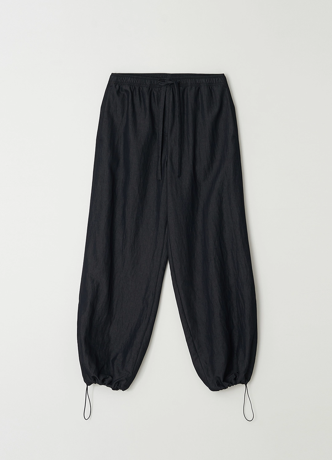 스텝어라운드 Airy nylon wide pants_BLACK DENIM 상품 이미지 1