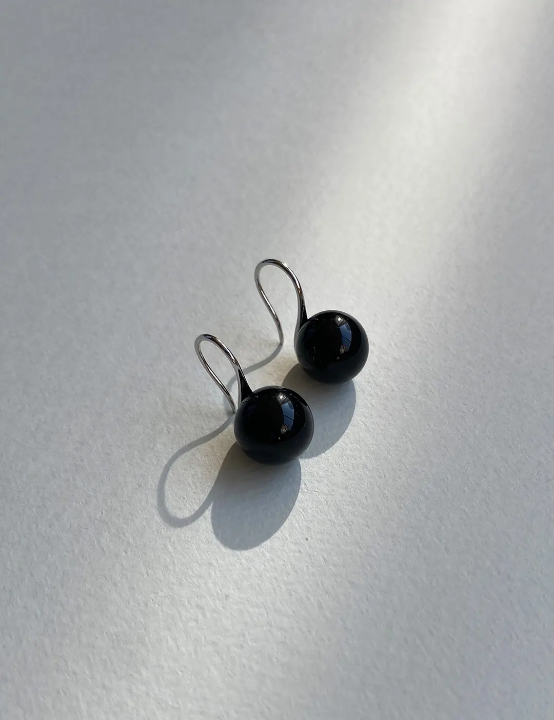 에뜨리브 Onyx Hook Earrings 상품 이미지 3