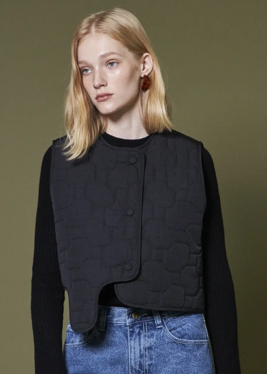 메종드이네스 UNBALANCED QUILTED VEST _BLACK 상품 이미지 2