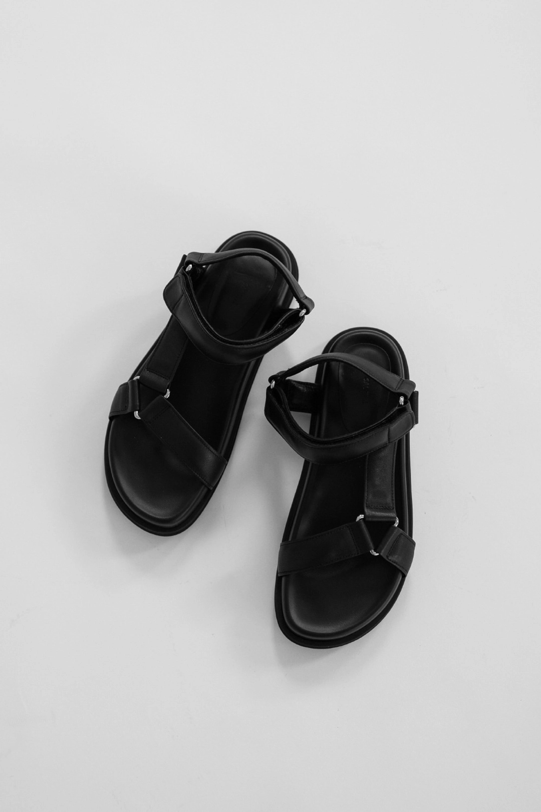 스앨더 15612_Black Leather Sandals 상품 이미지 1