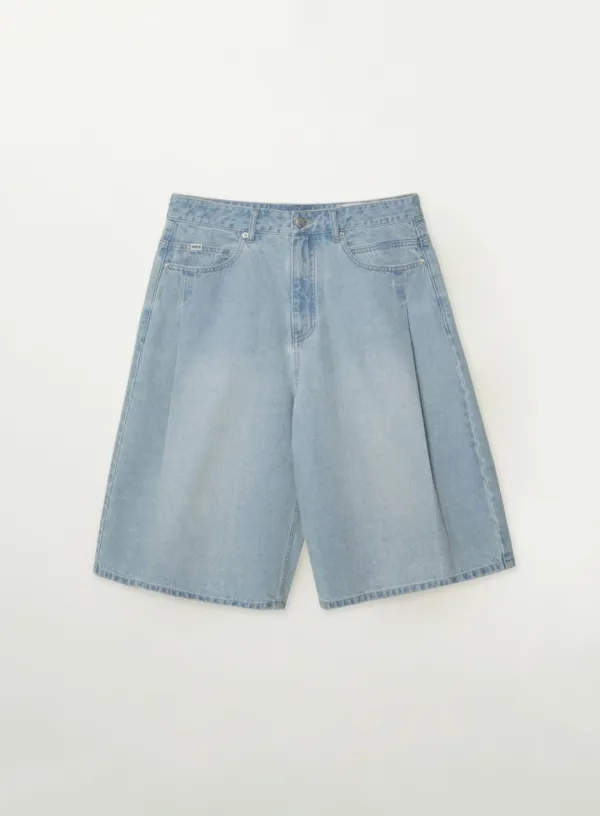 [신예은 Pick] Pleats Bermuda Washed Denim Shorts - Light Blue